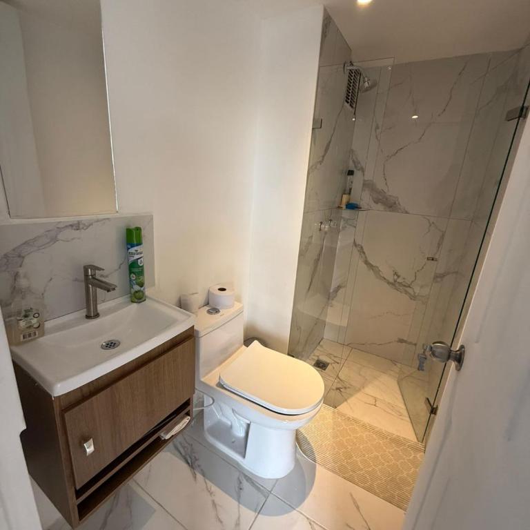 Apartamento moderno balcón, Wifi, Netflix-Rionegro - Apartamento Superior de 2 dormitorios - 9