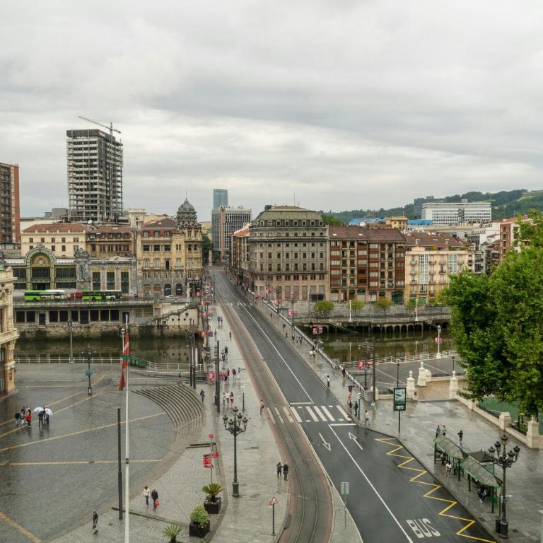 NYX Hotel Bilbao by Leonardo Hotels - Superior Triple Room - 4