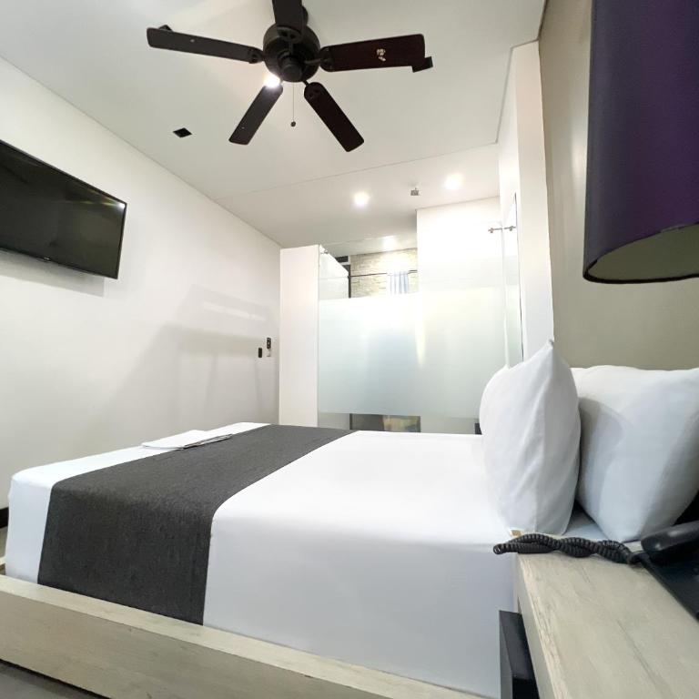Hotel Medellin Street - Double Room - 6