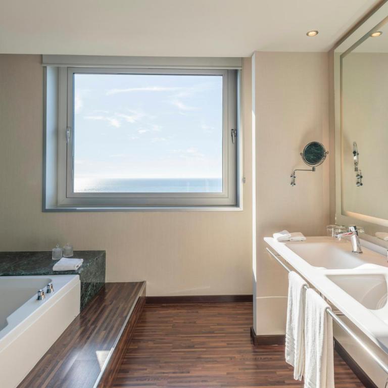 Leonardo Royal Hotel Barcelona Forum - Suite with Sea View - 6
