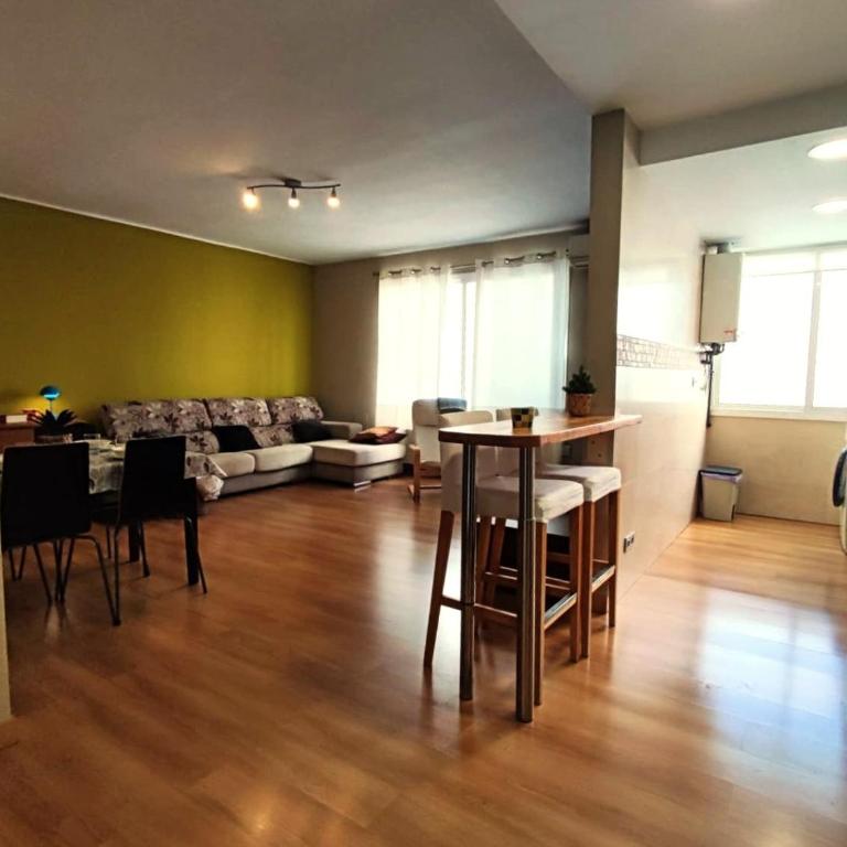 Amplio piso en el centro de Tarragona - Apartamento de 3 dormitorios - 1