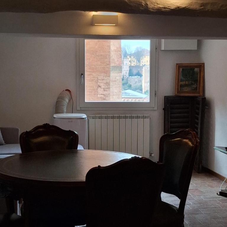 Dimora con finestra sui tetti di Siena - Appartamento con 2 Camere da Letto - 50