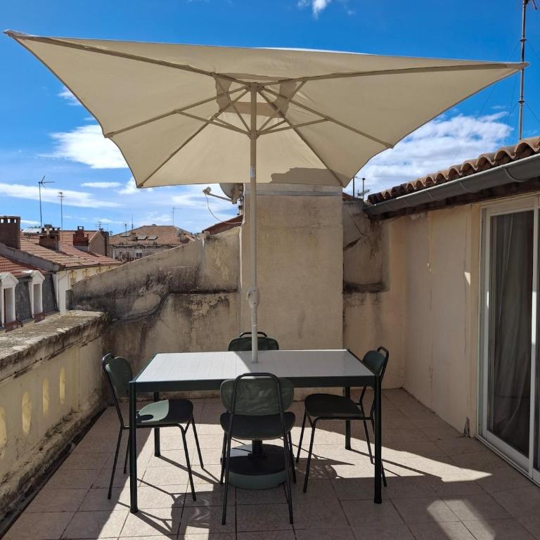 Centre ville, terrasse vue sur les toits, wifi & clim - Apartment mit 2 Schlafzimmern - 27