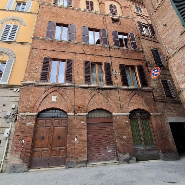 Dimora con finestra sui tetti di Siena - Appartamento con 2 Camere da Letto - 55