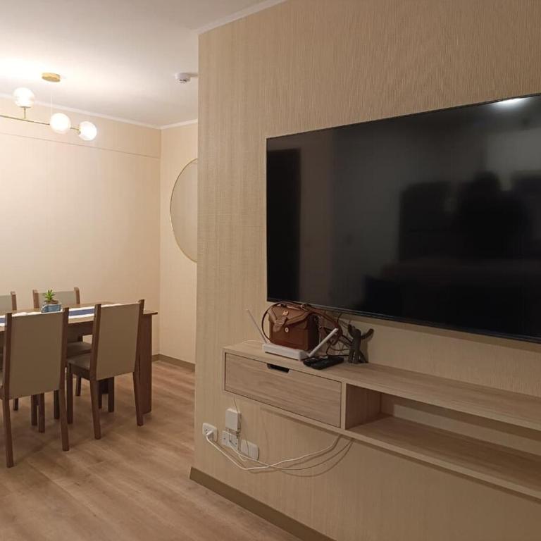 Amplio Dpto Centrico frente al Hospital Rebagliati - Three-Bedroom Apartment - 9