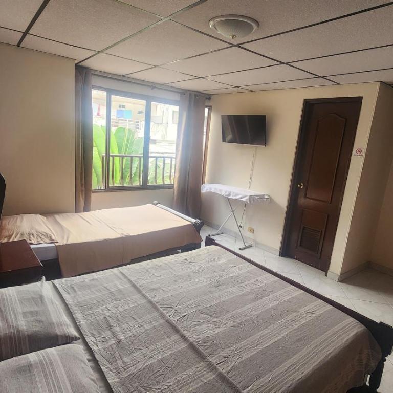 Lindo y Amplio apto al lado del parque del ingenio - Two-Bedroom Apartment - 3