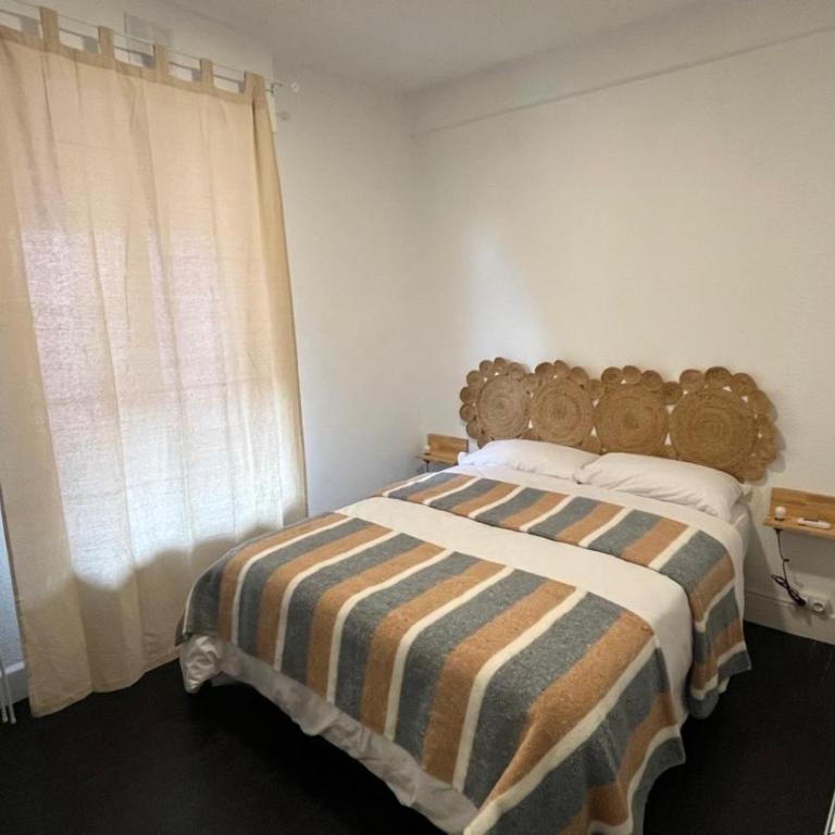 HT MIRIBILLA habitaciones turísticas con baños compartidos sin ascensor - Double Room with Balcony - 2