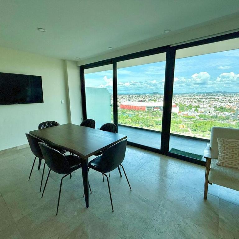 Central 102 Malecón - Three-Bedroom Apartment - 2