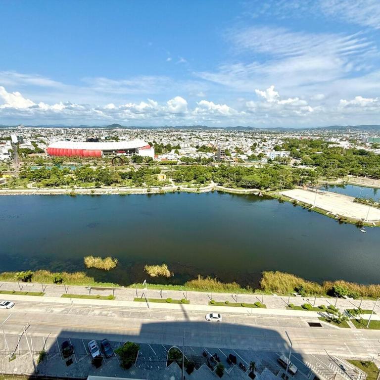 Central 102 Malecón - Three-Bedroom Apartment - 6