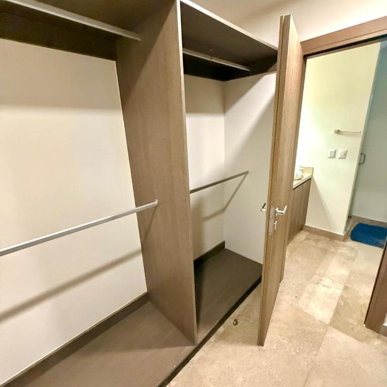 Central 102 Malecón - Three-Bedroom Apartment - 16