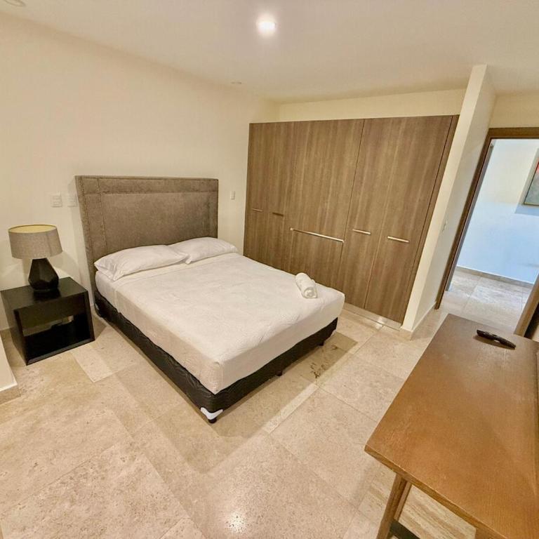 Central 102 Malecón - Three-Bedroom Apartment - 19