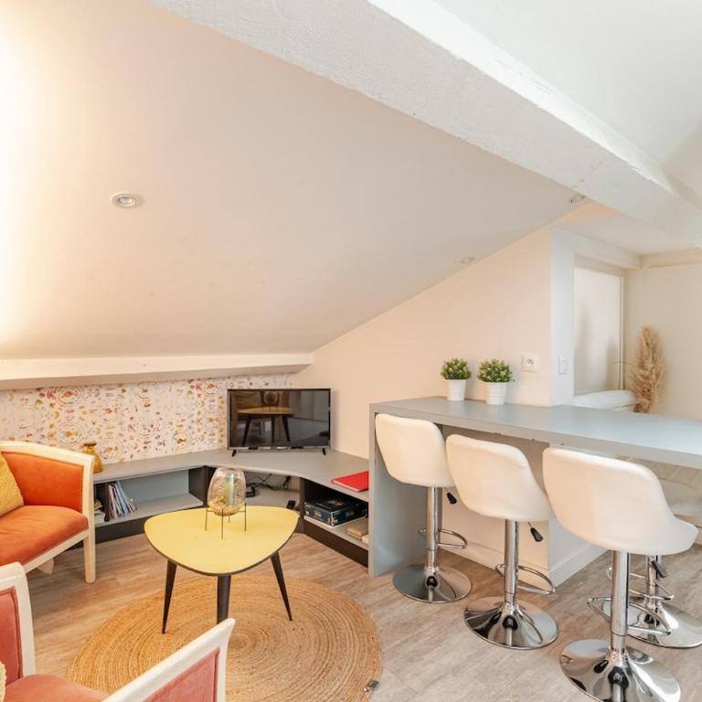 Cozy and charming accommodation Lyon 1 center - Two-Bedroom Apartment - 8