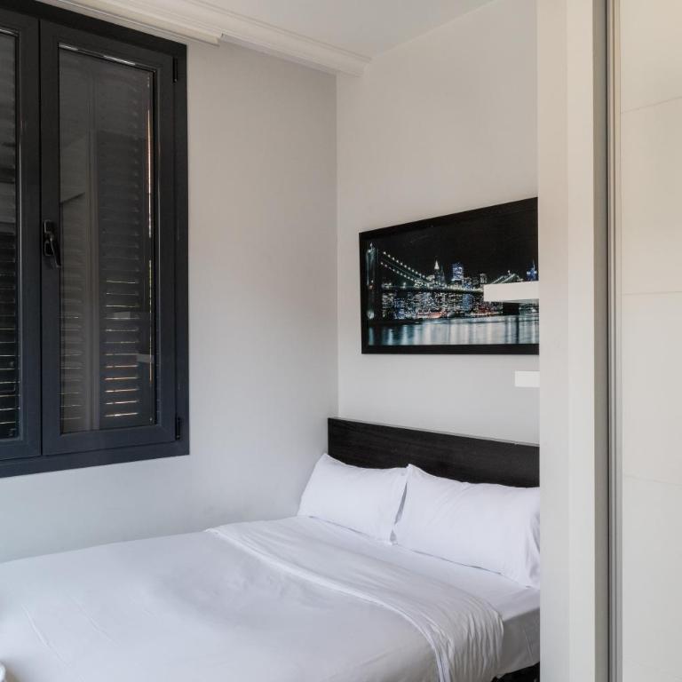 Rooms Centro de Madrid - Single Room with Private Bathroom - 7