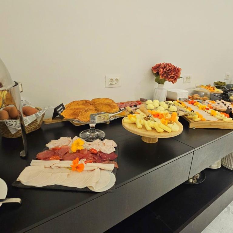 Royalisa Suites & Residence - Rafailovici Beachfront Luxury Living - Superior Suite with Sea View - 11