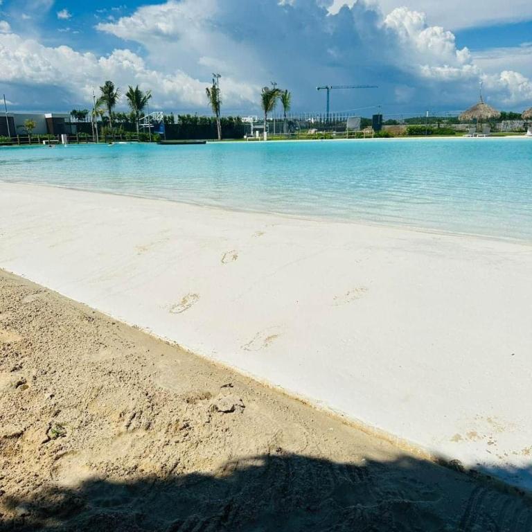 3-bedroom apartment with lagoon and beach views - Apartment - 10