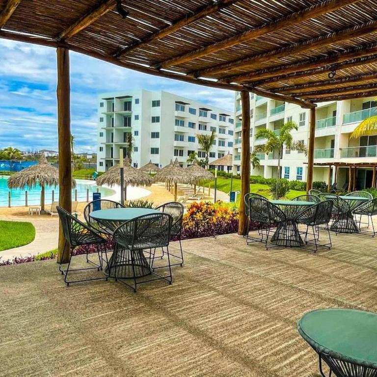 3-bedroom apartment with lagoon and beach views - Apartment - 14
