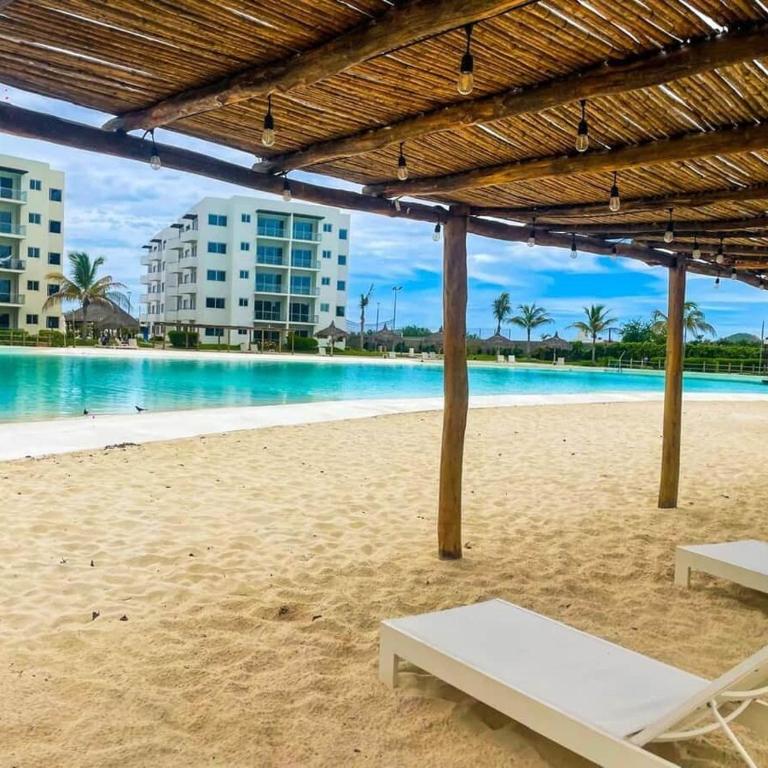 3-bedroom apartment with lagoon and beach views - Apartment - 17