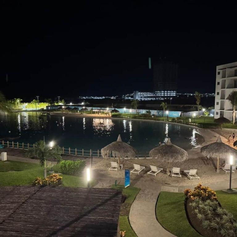 Lagoon view apartment plus exclusive amenities - Apartment - 7