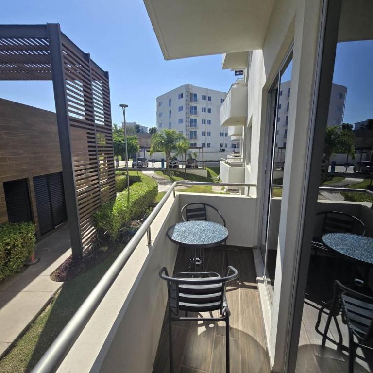 Lagoon view apartment plus exclusive amenities - Apartment - 50
