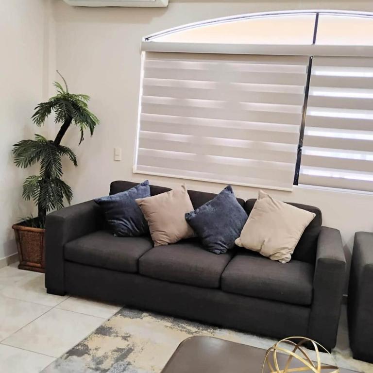 Comfortable apartment, right on the seafront - Apartment - 13