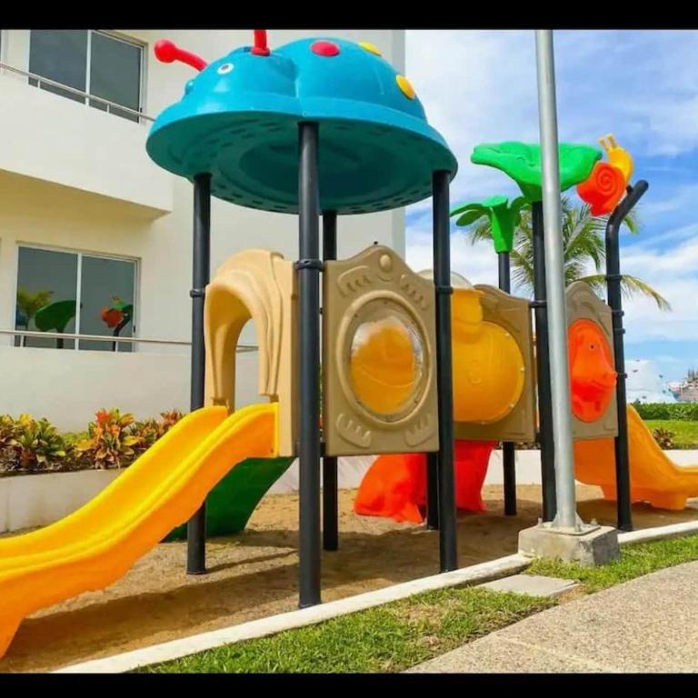 Apartment with balcony overlooking the lagoon, beach and poo - Apartamento - 41