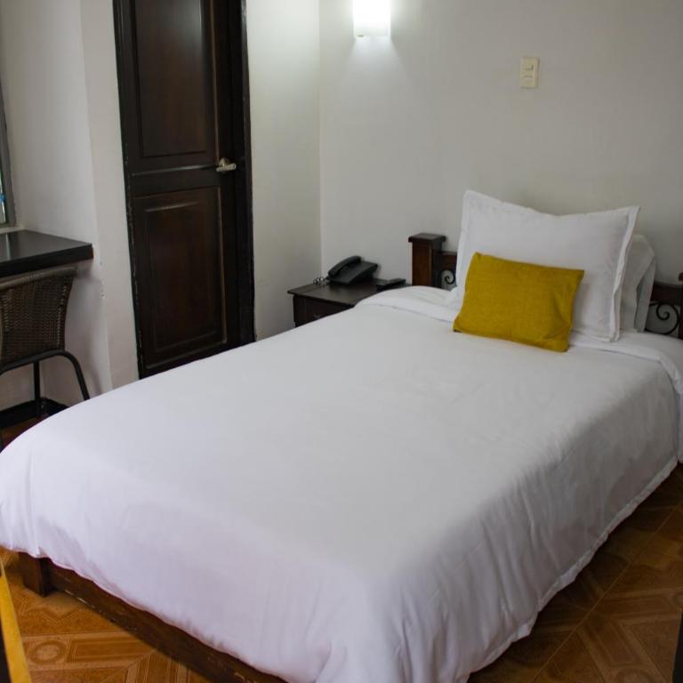 Hotel Royal Suite - Habitación Individual con baño privado - 6