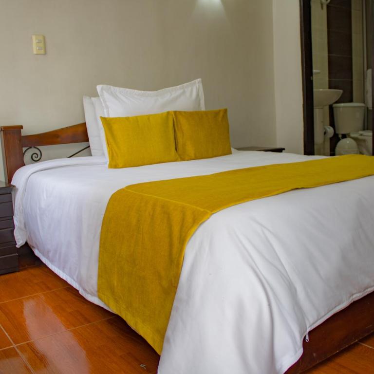 Hotel Royal Suite - Habitación Doble con baño privado - 1