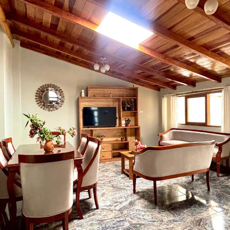 Rumiwasi Inn Boutique Ollantaytambo - Apartment with Mountain View - 3