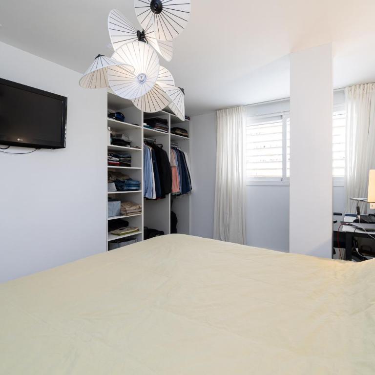 City Center Beach Access Apartment With Style - Apartamento Deluxe de 2 dormitorios con balcón - 9