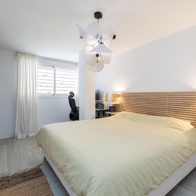 City Center Beach Access Apartment With Style - Apartamento Deluxe de 2 dormitorios con balcón - 14