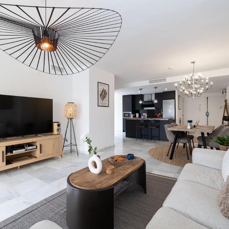 City Center Beach Access Apartment With Style - Apartamento Deluxe de 2 dormitorios con balcón - 1
