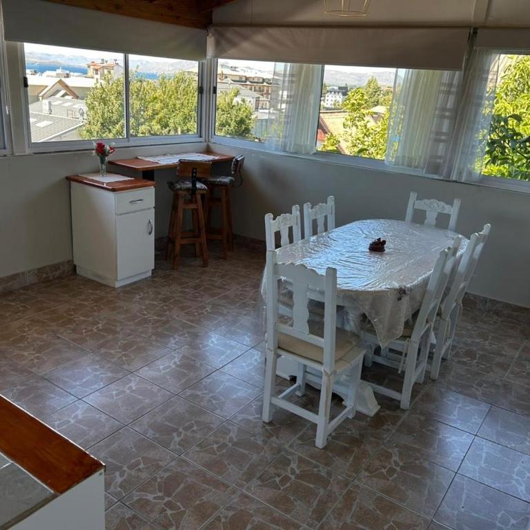 Vistas soñadas, centro, calido, ubicacion ideal - Two-Bedroom Deluxe Apartment - 2
