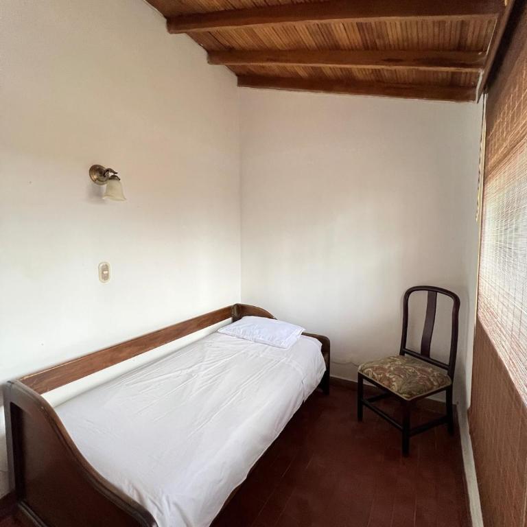 Spacious Cabin with Garden and Lake Access, Guatapé - Casa con 1 dormitorio - 14