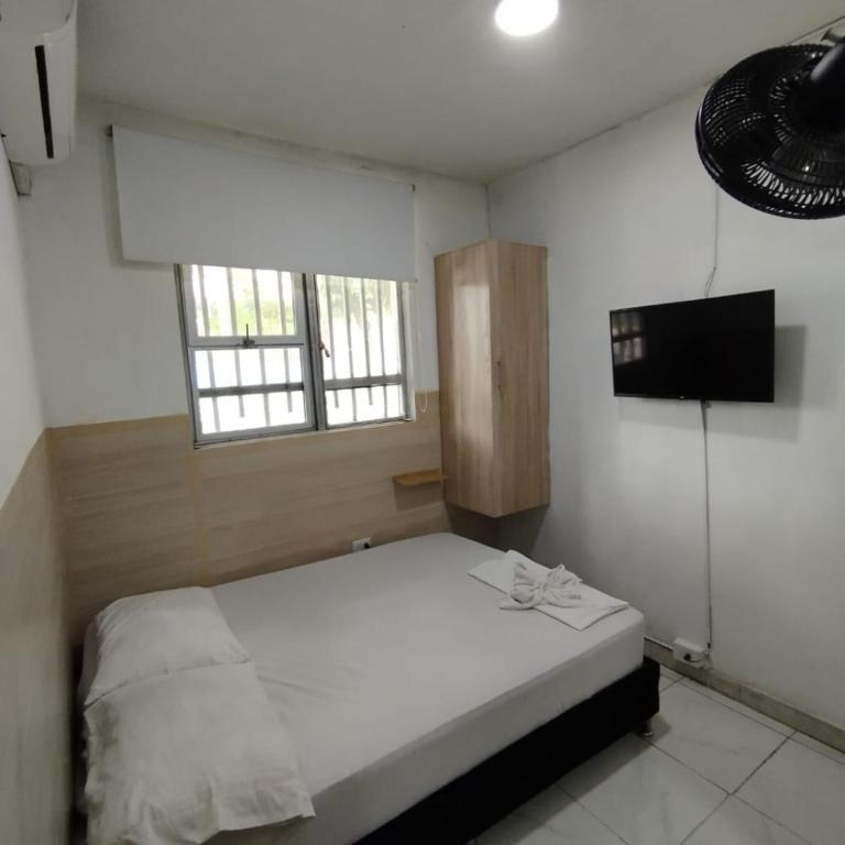 Hotel El Mohan - Double Room with Air Conditioner - 2