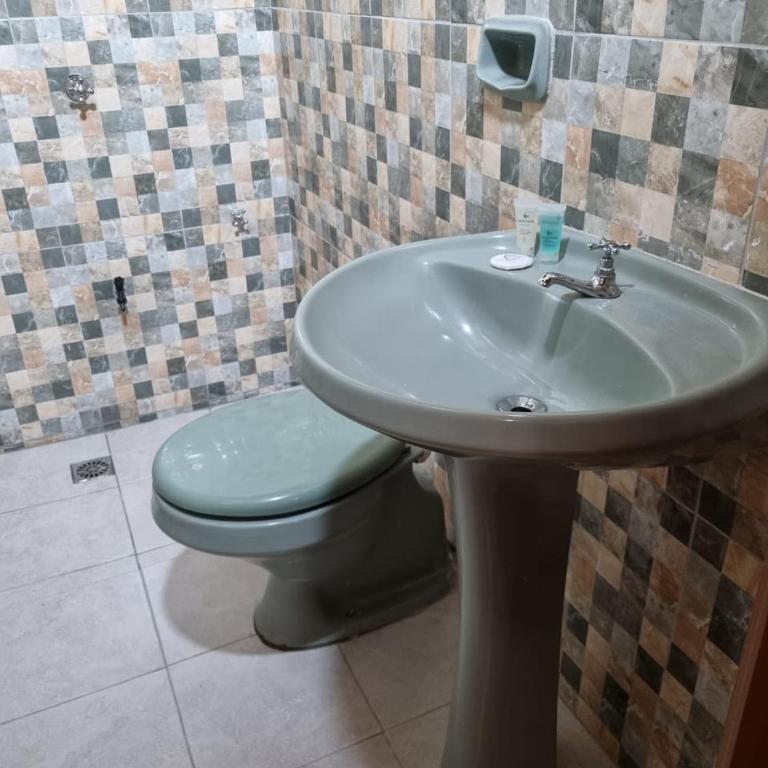 Dpto Guarania en Hostal Mi Lugar Vintage - Family Room with Private Bathroom - 5