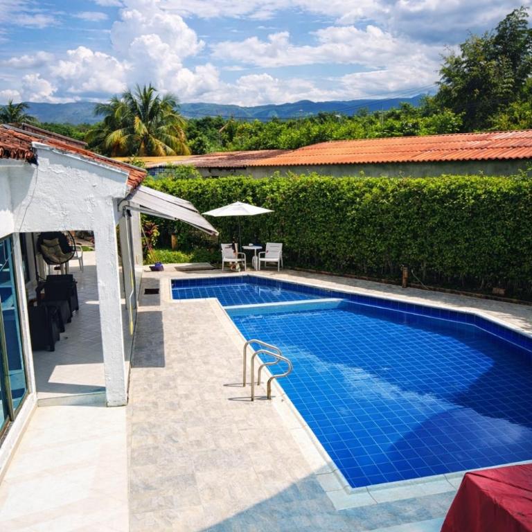 Oasis de Bienestar en Melgar - Five-Bedroom House - 1