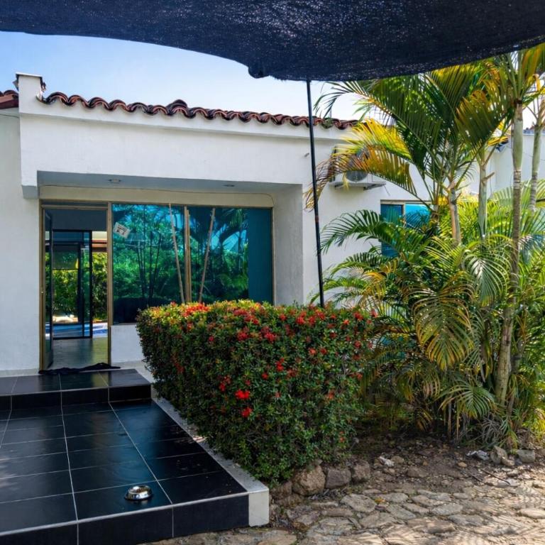 Oasis de Bienestar en Melgar - Five-Bedroom House - 3