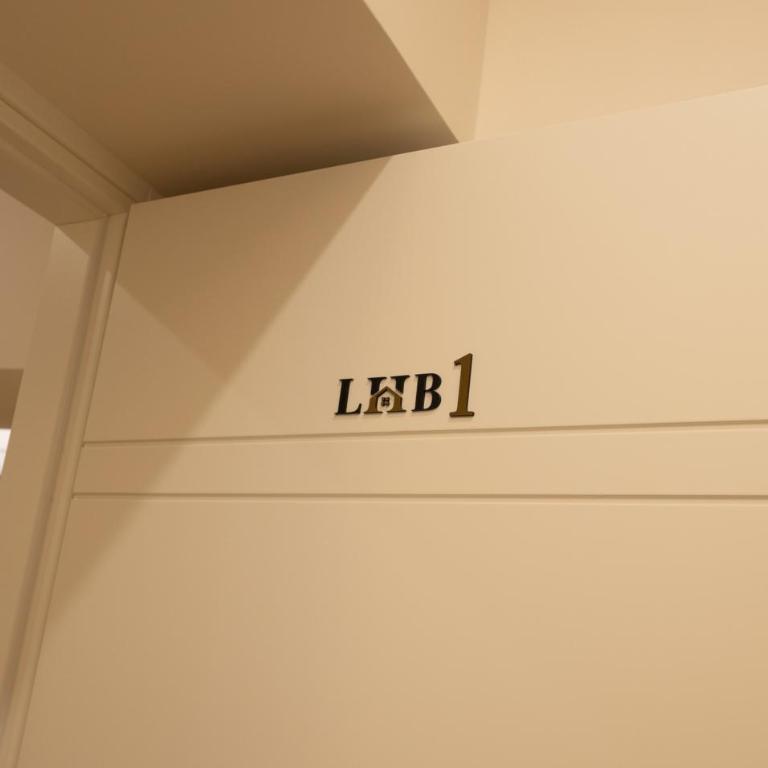 Barberini Design Suites - Camera Matrimoniale con Bagno Privato - 1