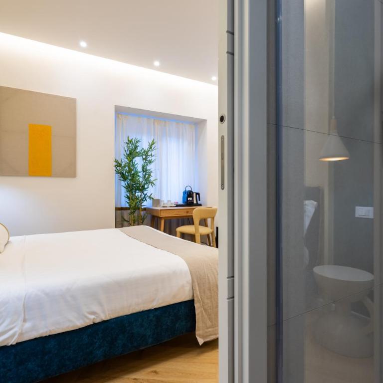 Barberini Design Suites - Camera Matrimoniale con Bagno Privato - 3