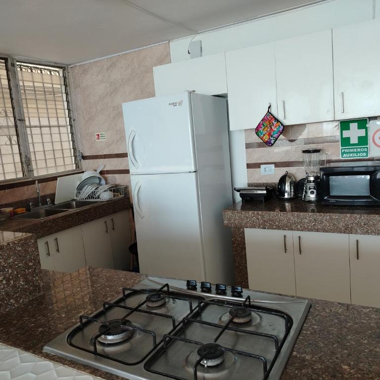Departamento Salinas - Three-Bedroom Apartment - 40