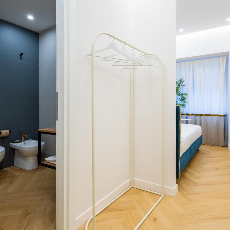 Barberini Design Suites - Camera Singola con Bagno Privato - 3