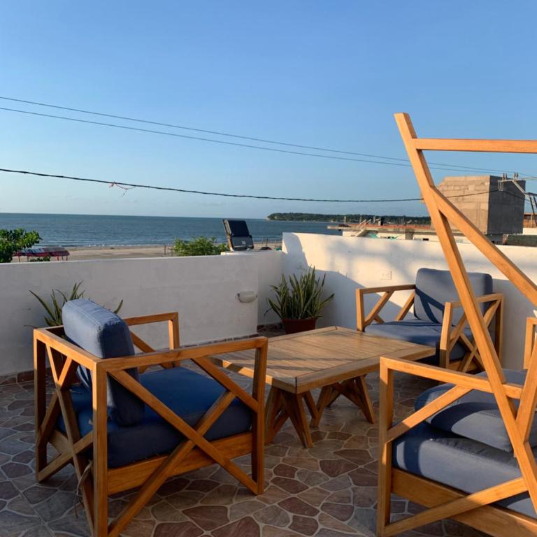 Hostel La Catalina Plus - frente al mar - Eight-Bedroom House - 3