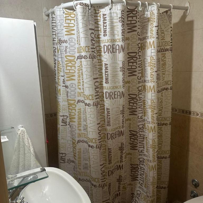 Depto monoambiente sobre peatonal San Martin - One-Bedroom Apartment - 8