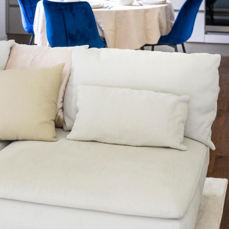 Zeus Luxe Home - Two-Bedroom Apartment - 4