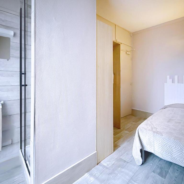 Au Fleuri hotel - Chambre Double avec Toilettes Communes - 1