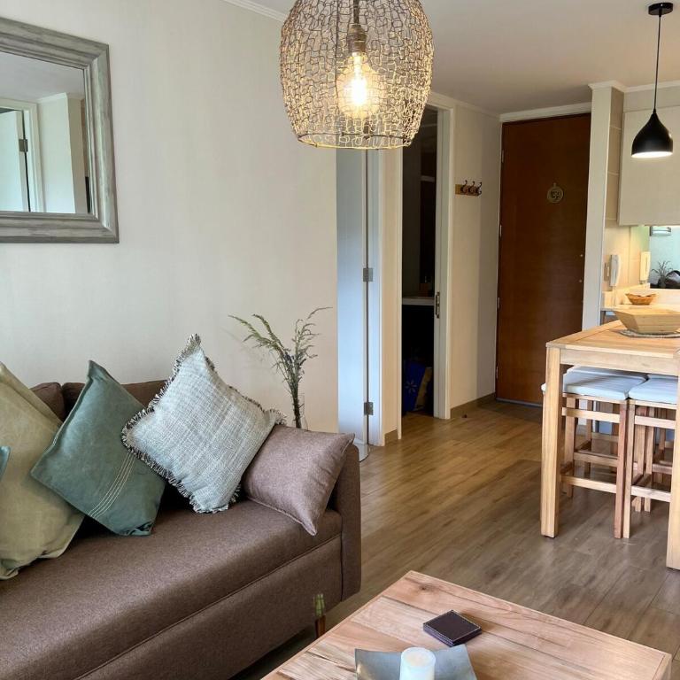 Depto en el centro con terraza y vista al Volcán - Two-Bedroom Apartment - 21