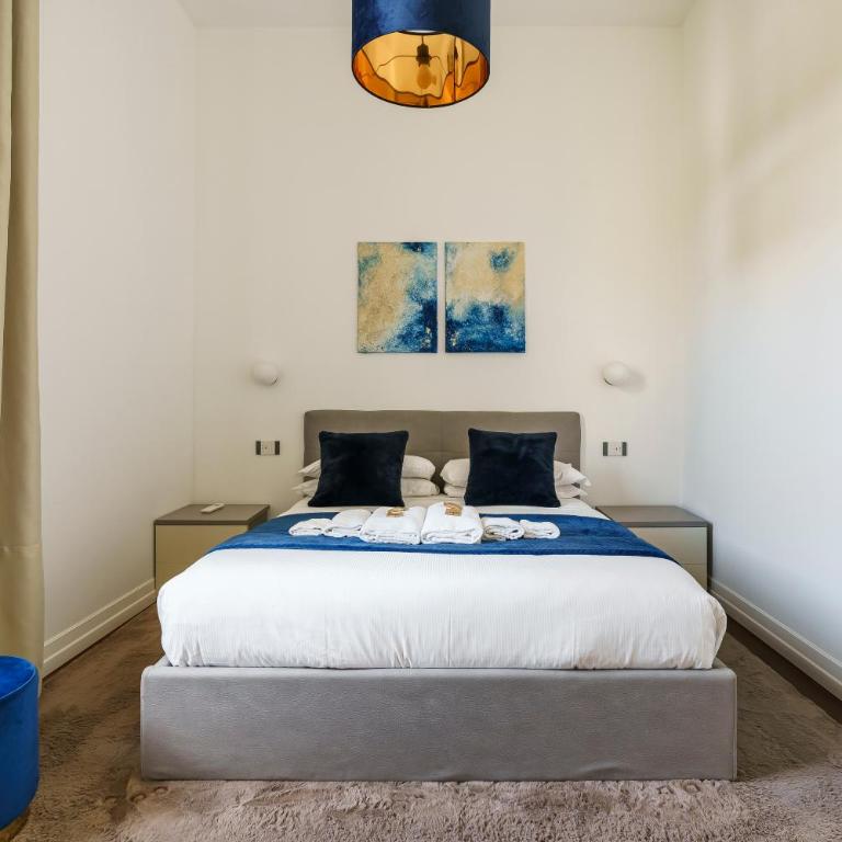 Zeus Luxe Home - Two-Bedroom Apartment - 49
