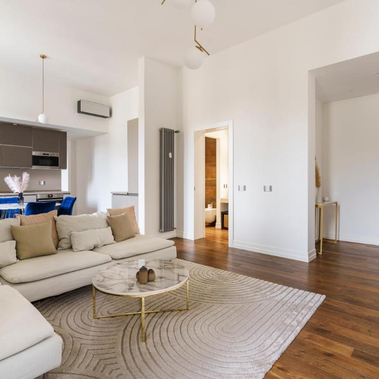 Zeus Luxe Home - Two-Bedroom Apartment - 24