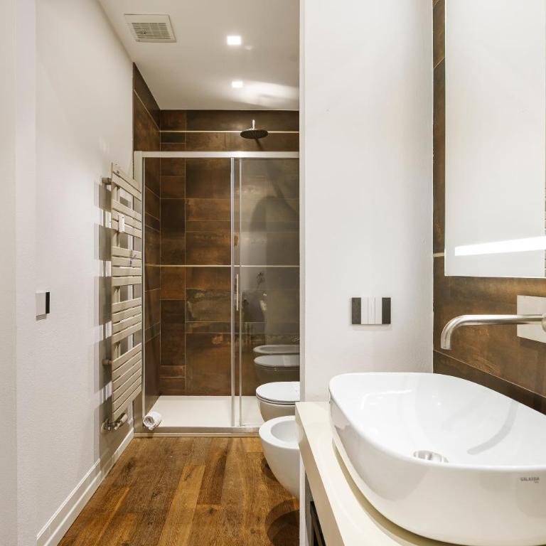 Zeus Luxe Home - Two-Bedroom Apartment - 20
