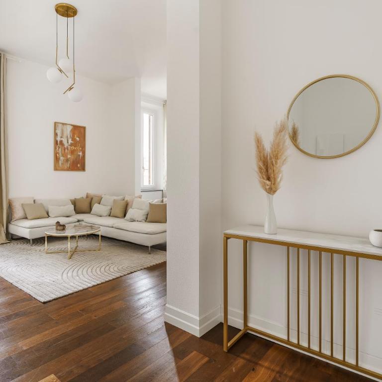 Zeus Luxe Home - Two-Bedroom Apartment - 43